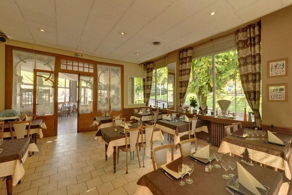 לה בורבול Hotel Au Val Dore מראה חיצוני תמונה