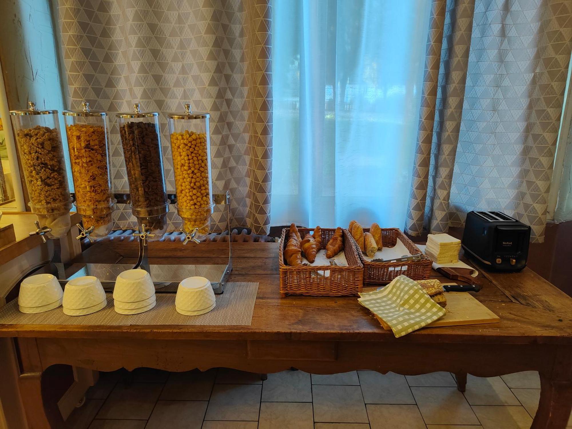 לה בורבול Hotel Au Val Dore מראה חיצוני תמונה